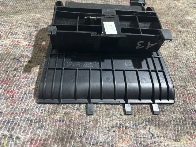 bontott AUDI A3 Első Hamutartó