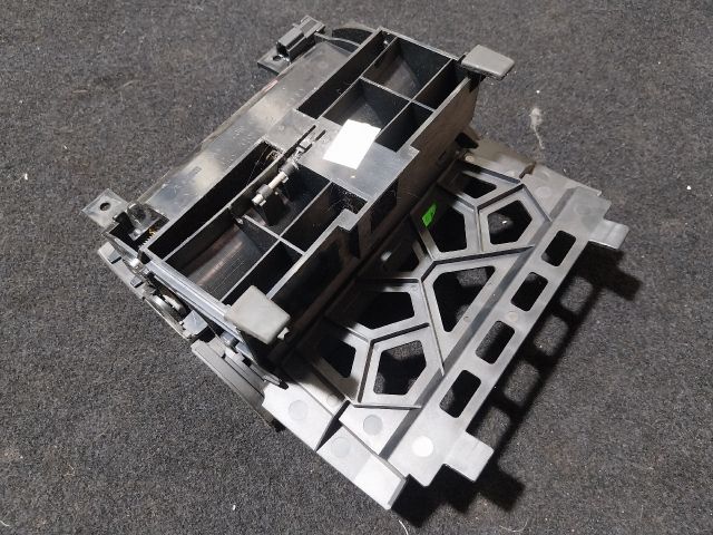 bontott AUDI A3 Első Hamutartó