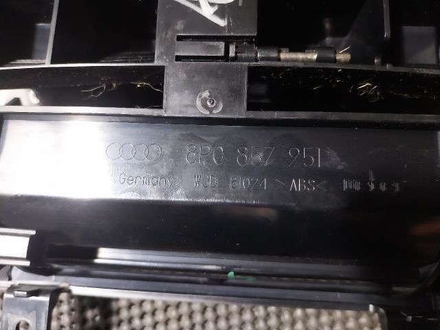 bontott AUDI A3 Első Hamutartó