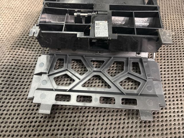 bontott AUDI A3 Első Hamutartó