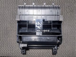 bontott AUDI A3 Első Hamutartó