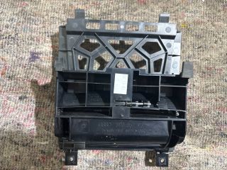 bontott AUDI A3 Első Hamutartó