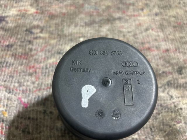 bontott AUDI A3 Első Hamutartó