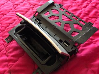 bontott AUDI A3 Első Hamutartó