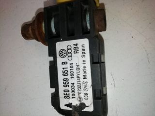 bontott AUDI A3 Első Középső Ütközés Érzékelő (Homlokfalon)