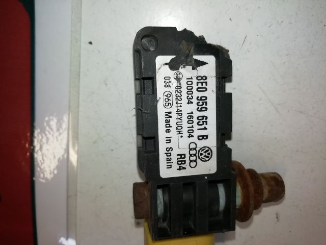 bontott AUDI A3 Első Középső Ütközés Érzékelő (Homlokfalon)