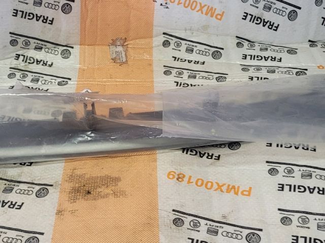 bontott AUDI A3 Első Lökhárító Alsó (Műanyag)