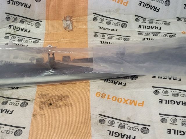 bontott AUDI A3 Első Lökhárító Alsó (Műanyag)