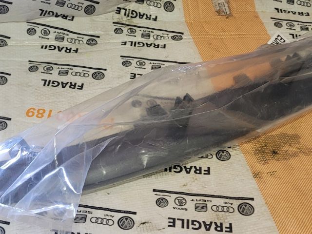 bontott AUDI A3 Első Lökhárító Alsó (Műanyag)