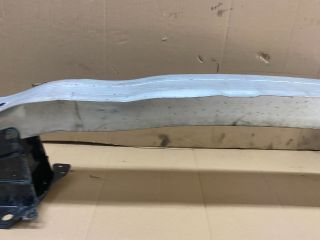 bontott AUDI A3 Első Lökhárító Merevítő (Fém)