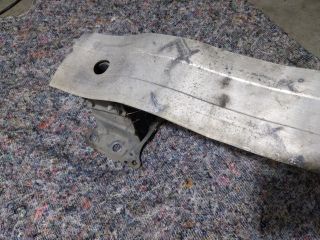 bontott AUDI A3 Első Lökhárító Merevítő (Fém)