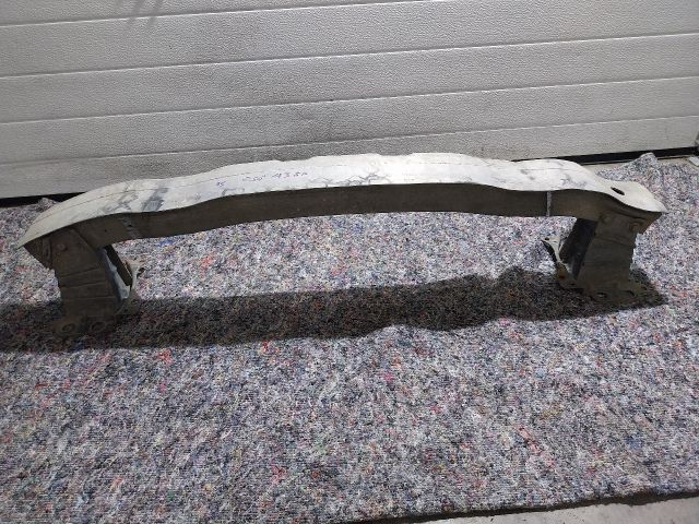 bontott AUDI A3 Első Lökhárító Merevítő (Fém)