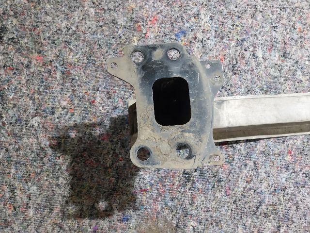 bontott AUDI A3 Első Lökhárító Merevítő (Fém)