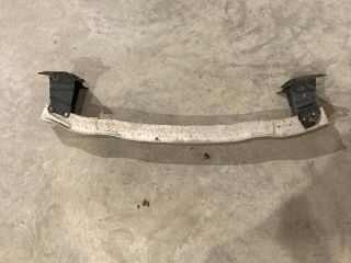 bontott AUDI A3 Első Lökhárító Merevítő (Fém)