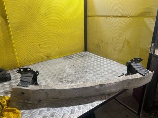 bontott AUDI A3 Első Lökhárító Merevítő (Fém)