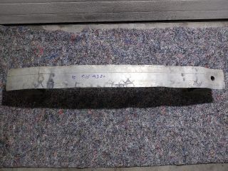 bontott AUDI A3 Első Lökhárító Merevítő (Fém)