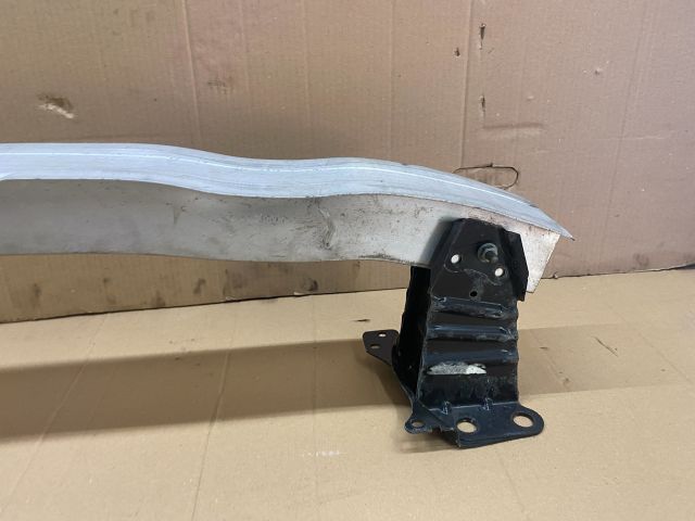 bontott AUDI A3 Első Lökhárító Merevítő (Fém)