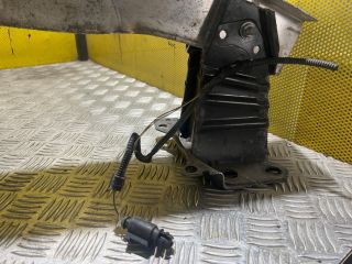 bontott AUDI A3 Első Lökhárító Merevítő (Fém)