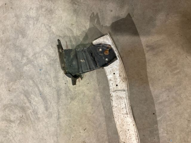 bontott AUDI A3 Első Lökhárító Merevítő (Fém)