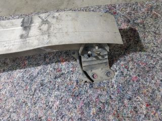 bontott AUDI A3 Első Lökhárító Merevítő (Fém)