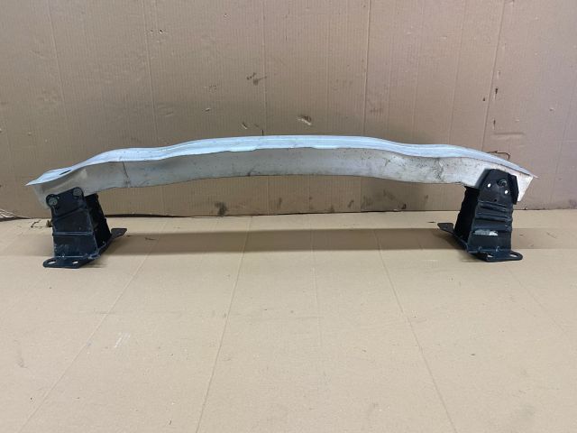 bontott AUDI A3 Első Lökhárító Merevítő (Fém)