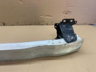 bontott AUDI A3 Első Lökhárító Merevítő (Fém)