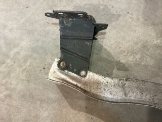 bontott AUDI A3 Első Lökhárító Merevítő (Fém)