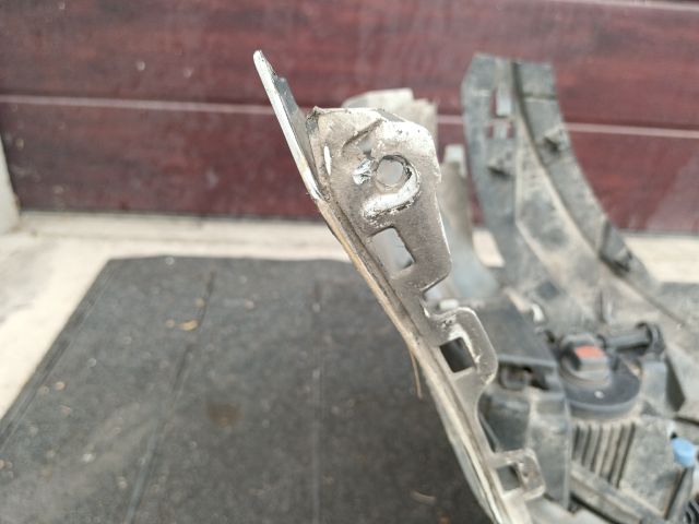 bontott AUDI A3 Első Lökhárító (Részeivel)