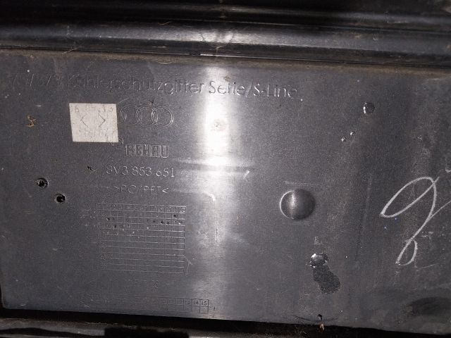 bontott AUDI A3 Első Lökhárító (Részeivel)