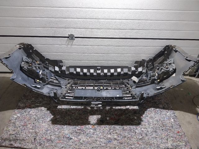 bontott AUDI A3 Első Lökhárító (Részeivel)