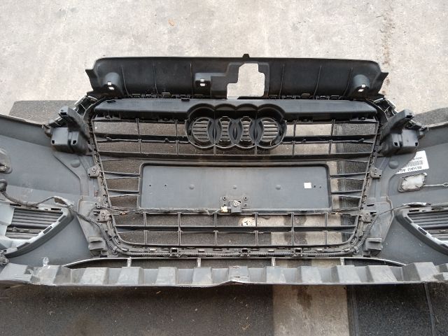 bontott AUDI A3 Első Lökhárító (Részeivel)