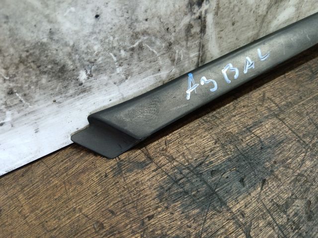 bontott AUDI A3 Első Szélvédő Bal Díszléc