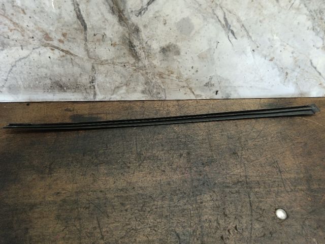 bontott AUDI A3 Első Szélvédő Jobb Díszléc