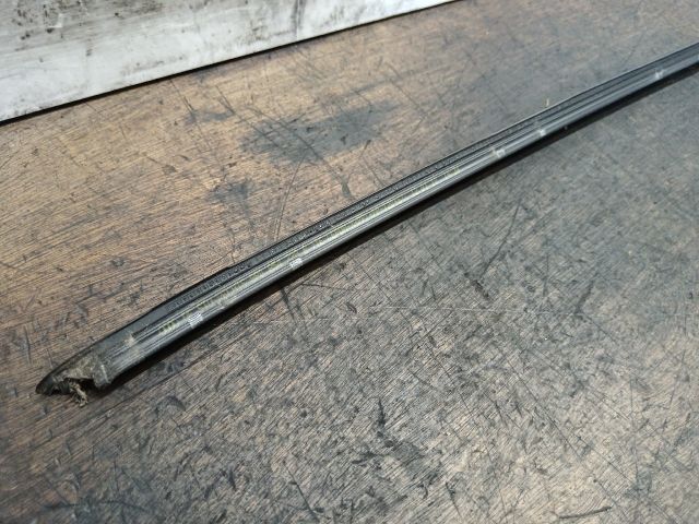 bontott AUDI A3 Első Szélvédő Jobb Díszléc