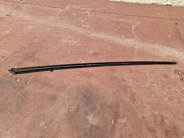 bontott AUDI A3 Első Szélvédő Jobb Díszléc