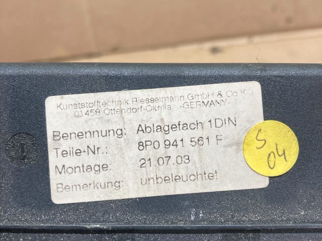 bontott AUDI A3 Első Tároló Rekesz