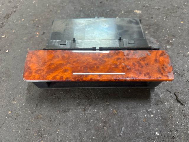 bontott AUDI A3 Első Tároló Rekesz