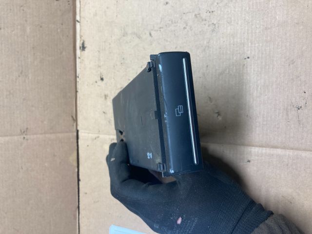 bontott AUDI A3 Első Tároló Rekesz