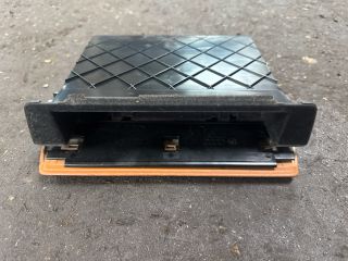 bontott AUDI A3 Első Tároló Rekesz