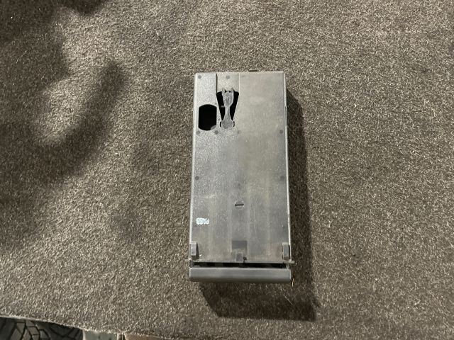 bontott AUDI A3 Első Tároló Rekesz