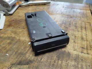 bontott AUDI A3 Első Tároló Rekesz