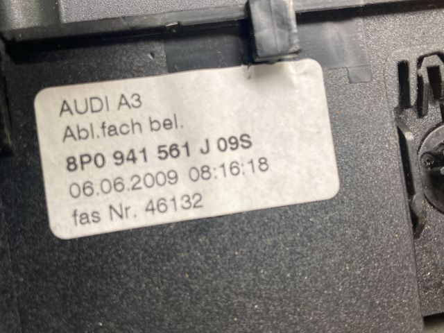 bontott AUDI A3 Első Tároló Rekesz