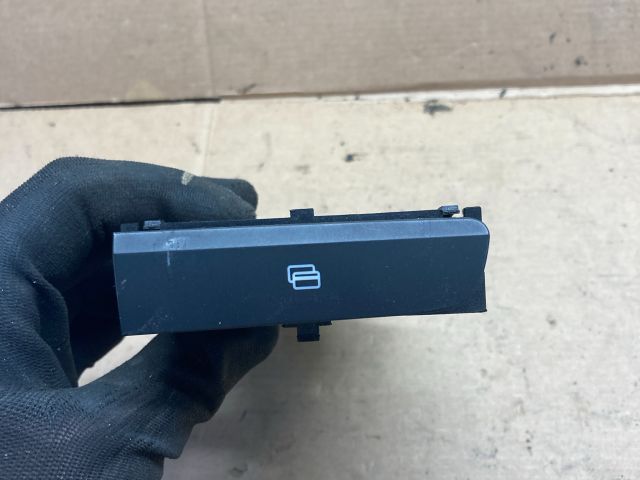 bontott AUDI A3 Első Tároló Rekesz