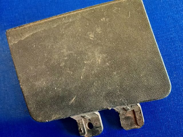 bontott AUDI A3 Első Vonószem Burkolat