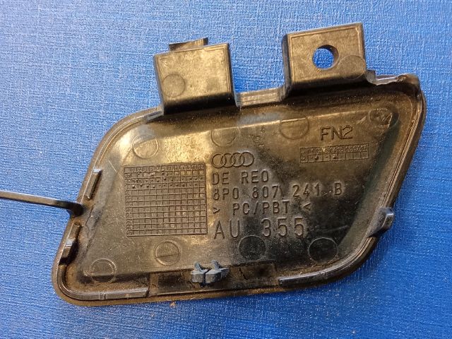 bontott AUDI A3 Első Vonószem Burkolat