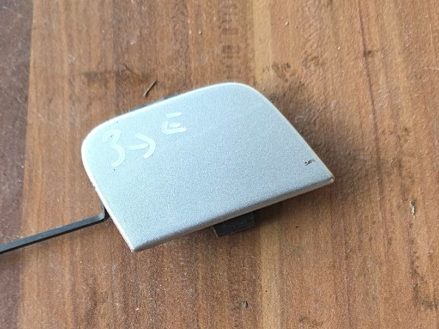 bontott AUDI A3 Első Vonószem Burkolat