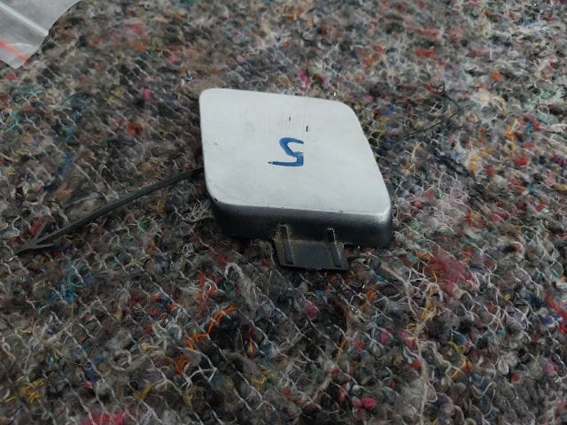 bontott AUDI A3 Első Vonószem Burkolat