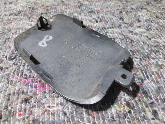 bontott AUDI A3 Első Vonószem Burkolat