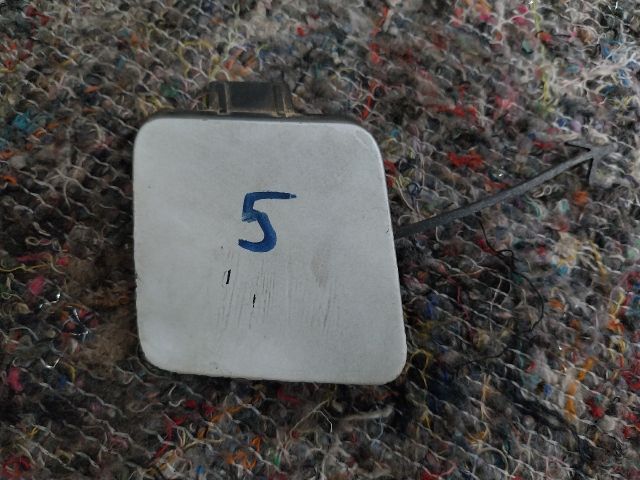 bontott AUDI A3 Első Vonószem Burkolat