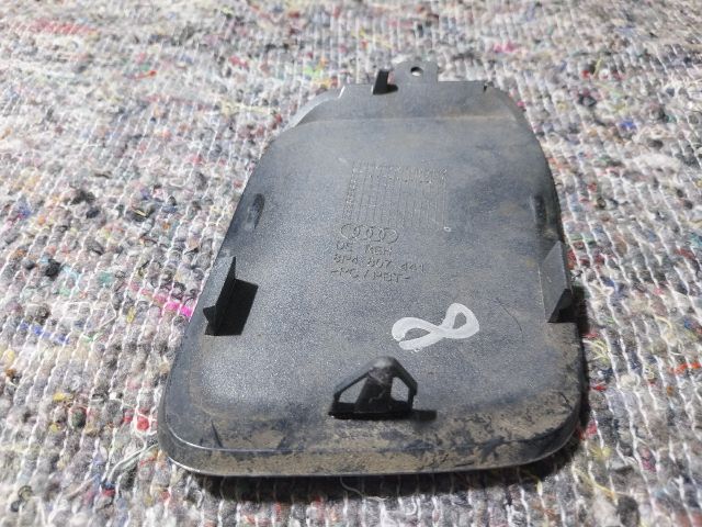 bontott AUDI A3 Első Vonószem Burkolat